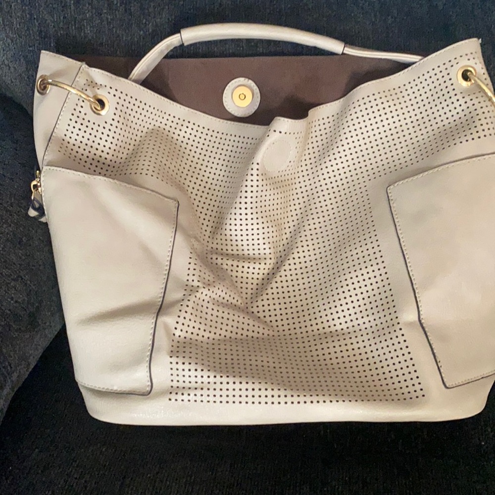 Women’s bag with 2 side pockets with zippers